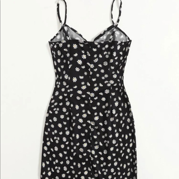 NEW Cami dress with flowers - Picture 2 of 4